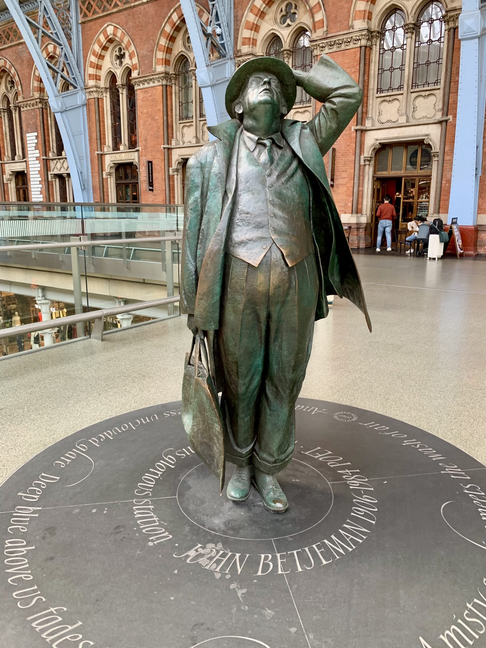 Statue of John Betjeman